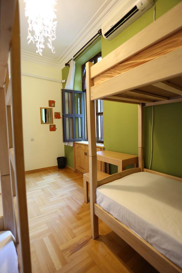 Envoy Hostel And Tours Tbilisi Exterior photo