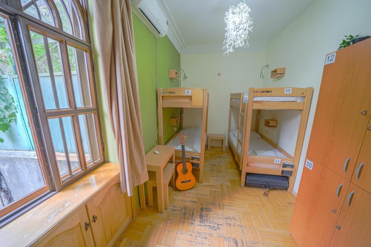 Envoy Hostel And Tours Tbilisi Exterior photo