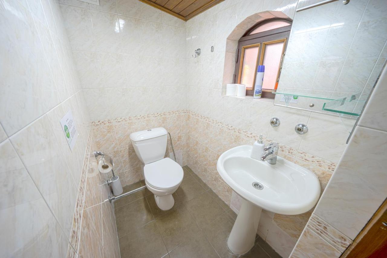 Envoy Hostel And Tours Tbilisi Exterior photo