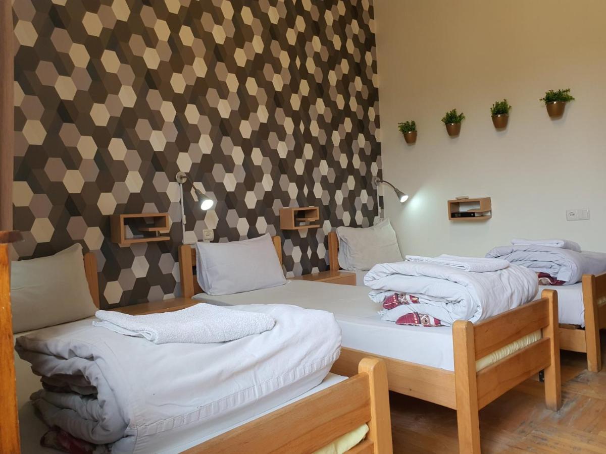 Envoy Hostel And Tours Tbilisi Exterior photo